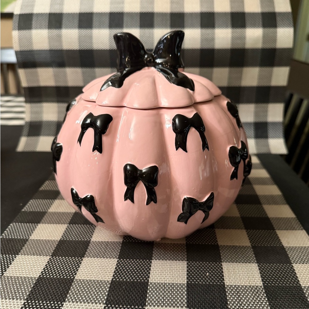 Pink pumpkin with black bows ceramic canister